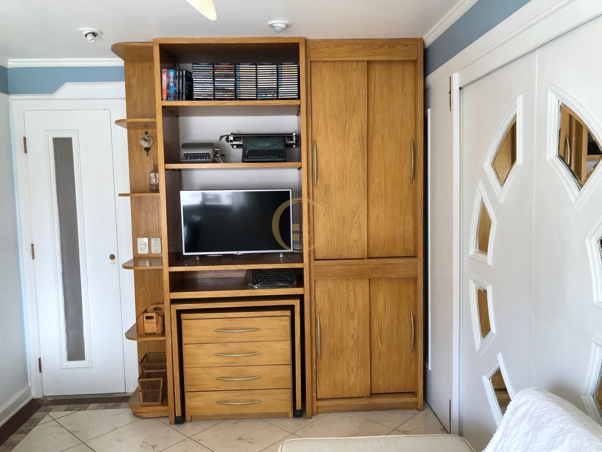 Apartamento na Praia das Pitangueiras, Guarujá - SP