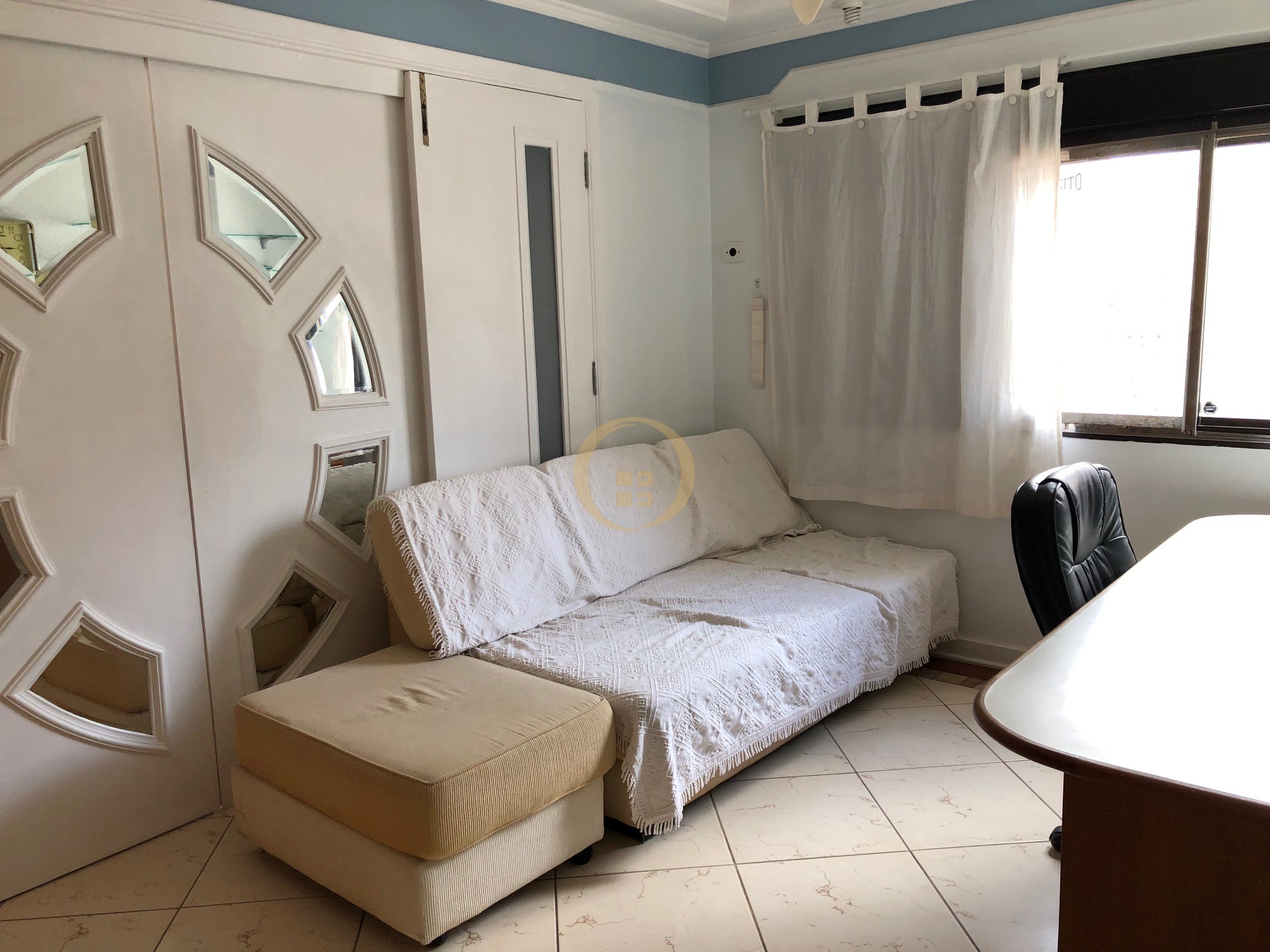 Apartamento na Praia das Pitangueiras, Guarujá - SP
