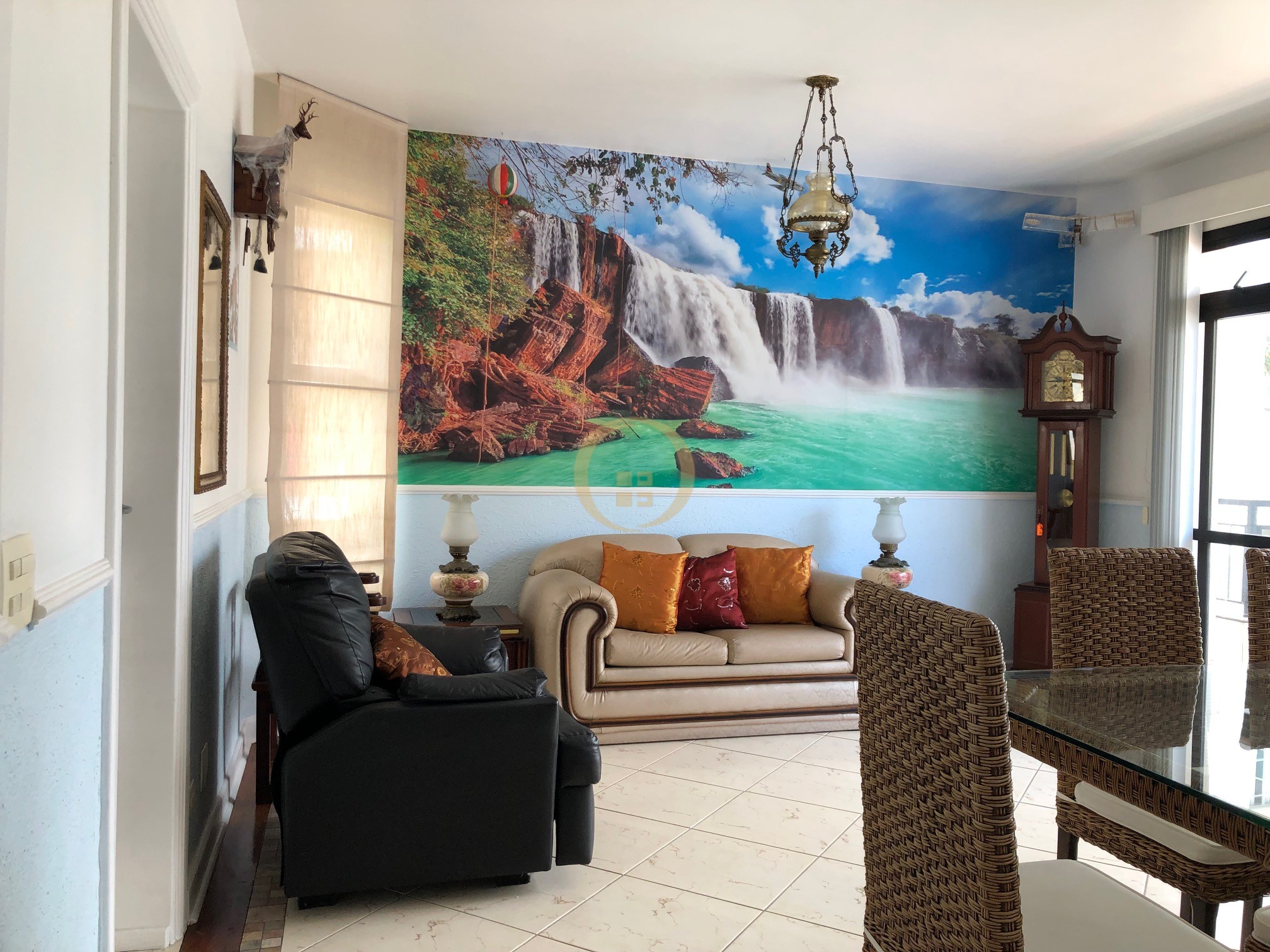 Apartamento na Praia das Pitangueiras, Guarujá - SP