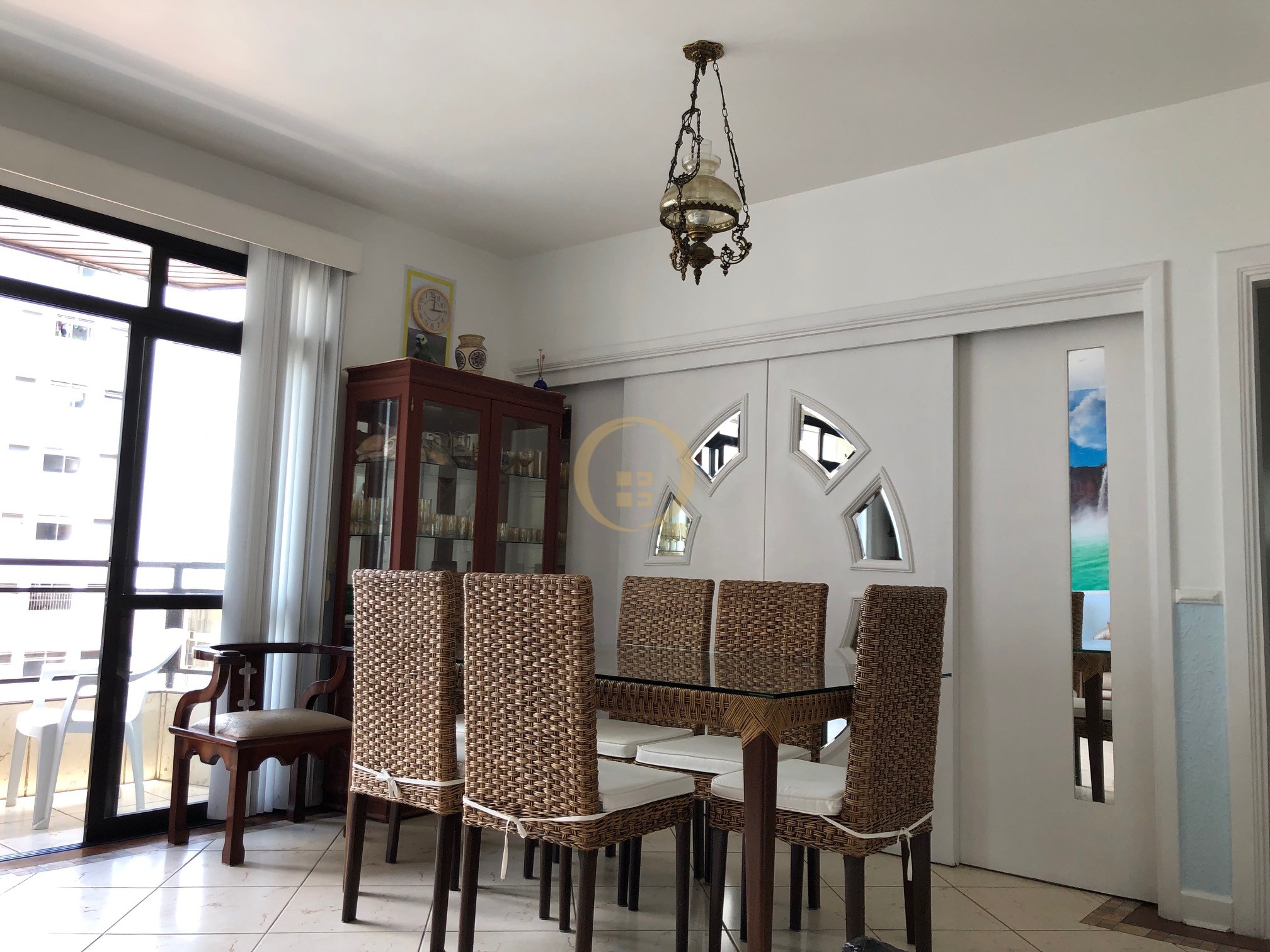 Apartamento na Praia das Pitangueiras, Guarujá - SP