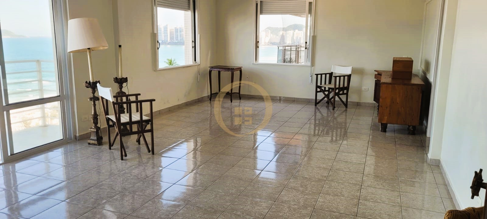 Apartamento Frente ao Mar-3-dormitorios-Pitangueiras