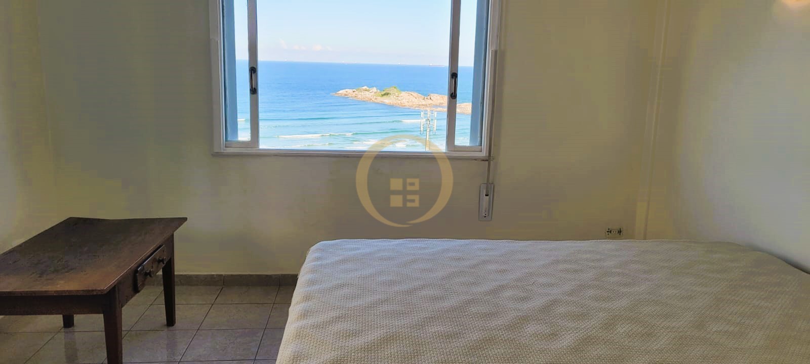 Apartamento Frente ao Mar-3-dormitorios-Pitangueiras