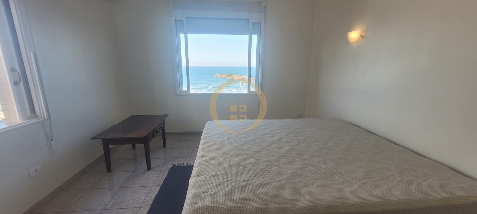 Apartamento Frente ao Mar-3-dormitorios-Pitangueiras