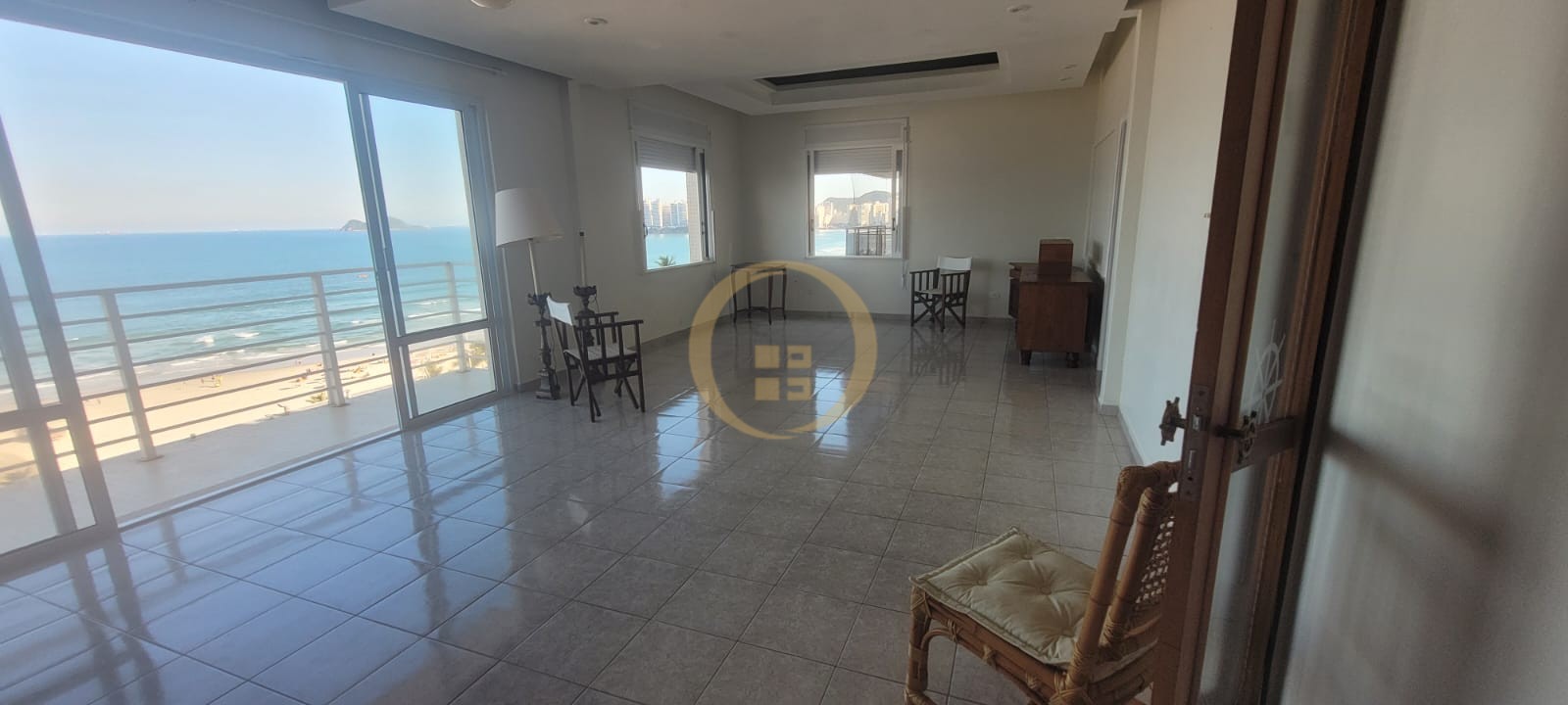 Apartamento Frente ao Mar-3-dormitorios-Pitangueiras