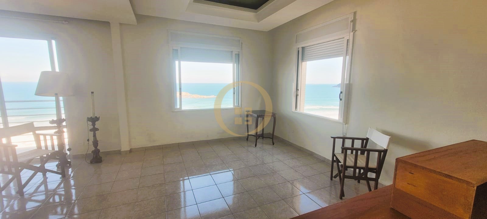 Apartamento Frente ao Mar-3-dormitorios-Pitangueiras