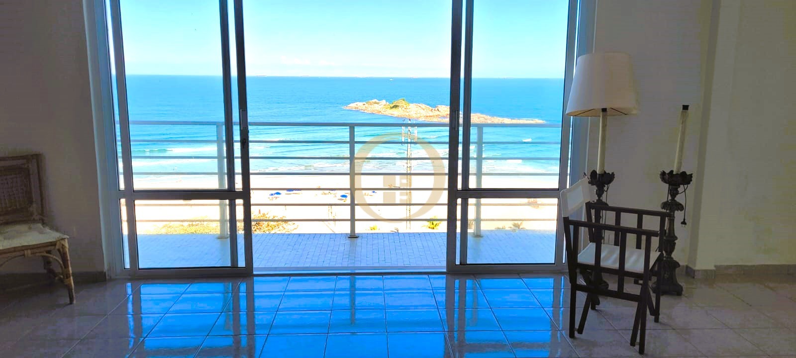 Apartamento Frente ao Mar-3-dormitorios-Pitangueiras