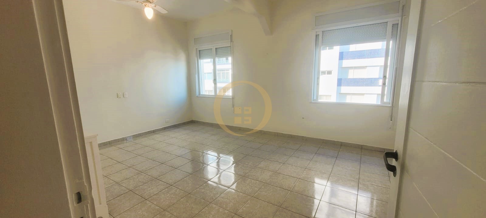Apartamento Frente ao Mar-3-dormitorios-Pitangueiras
