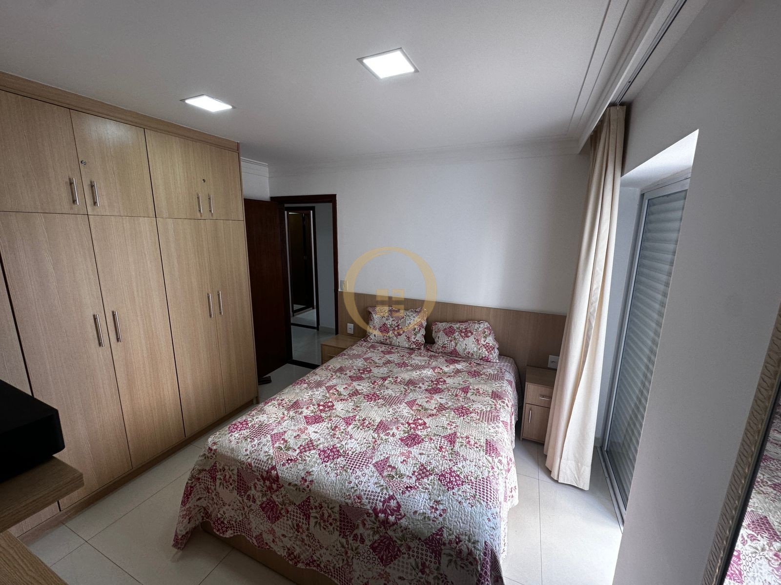 Apartamento Frente ao Mar nas Pitangueiras, Guarujá - SP