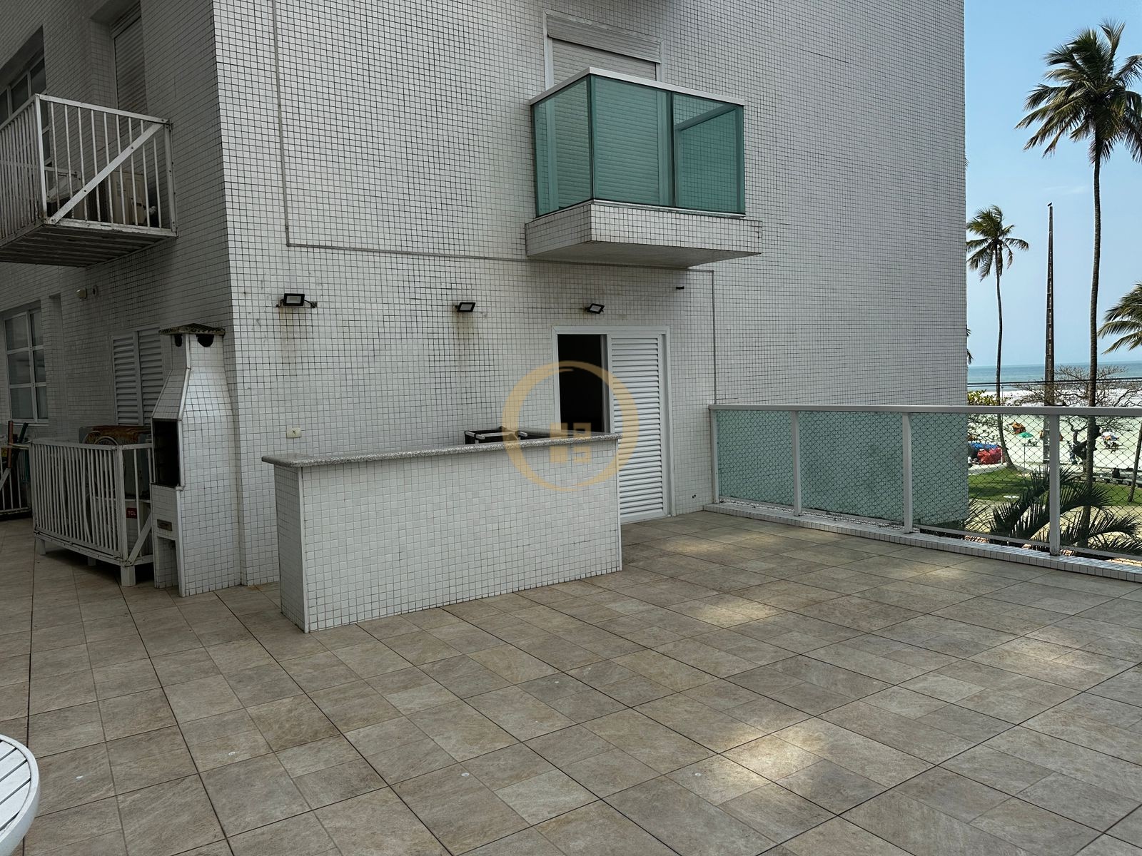 Apartamento Frente ao Mar nas Pitangueiras, Guarujá - SP