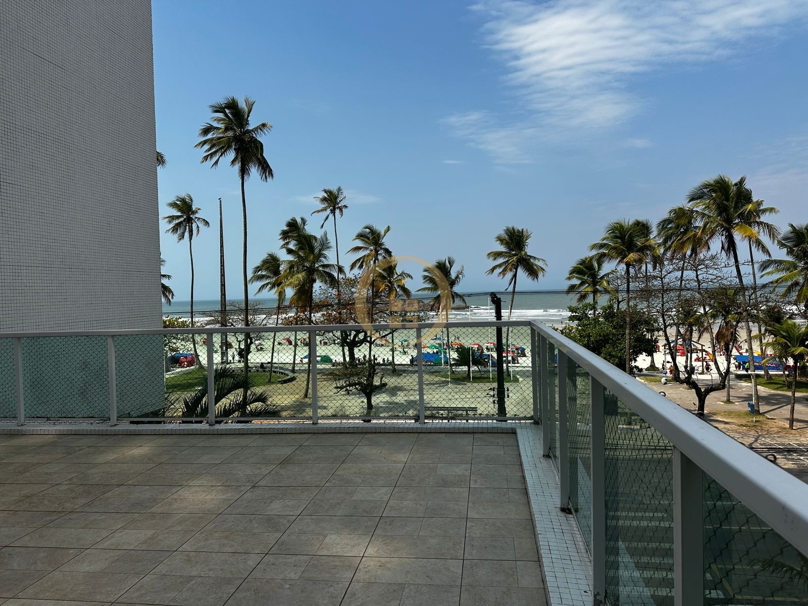 Apartamento Frente ao Mar nas Pitangueiras, Guarujá - SP