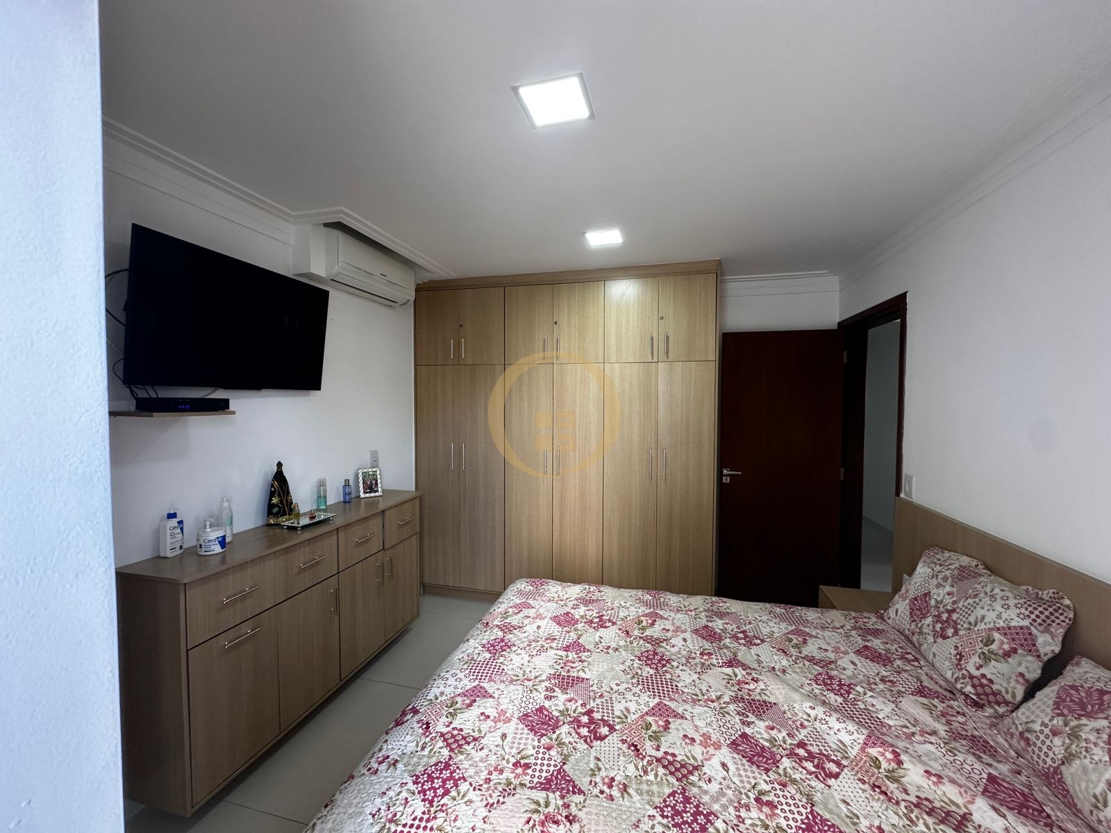 Apartamento Frente ao Mar nas Pitangueiras, Guarujá - SP