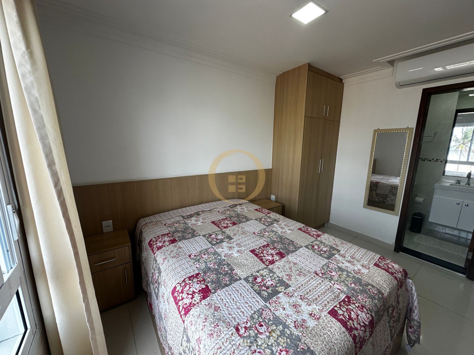 Apartamento Frente ao Mar nas Pitangueiras, Guarujá - SP