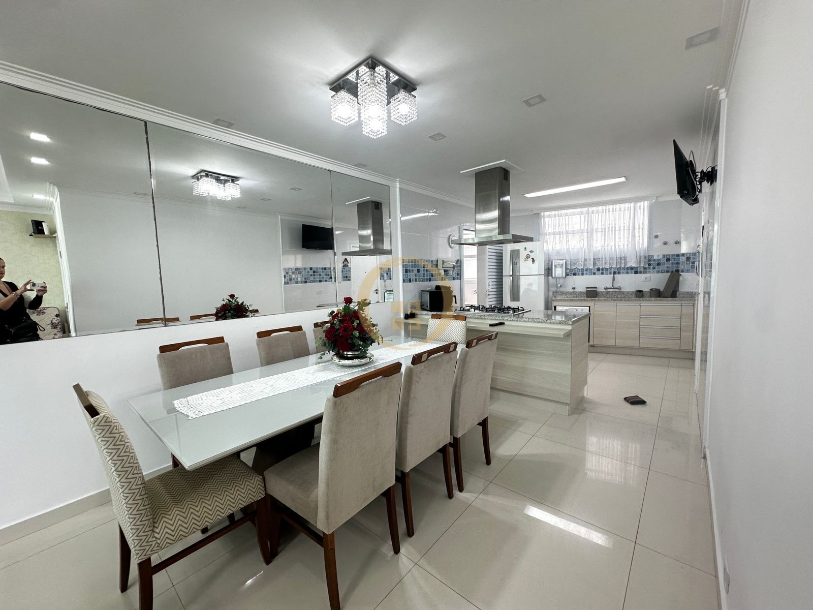 Apartamento Frente ao Mar nas Pitangueiras, Guarujá - SP