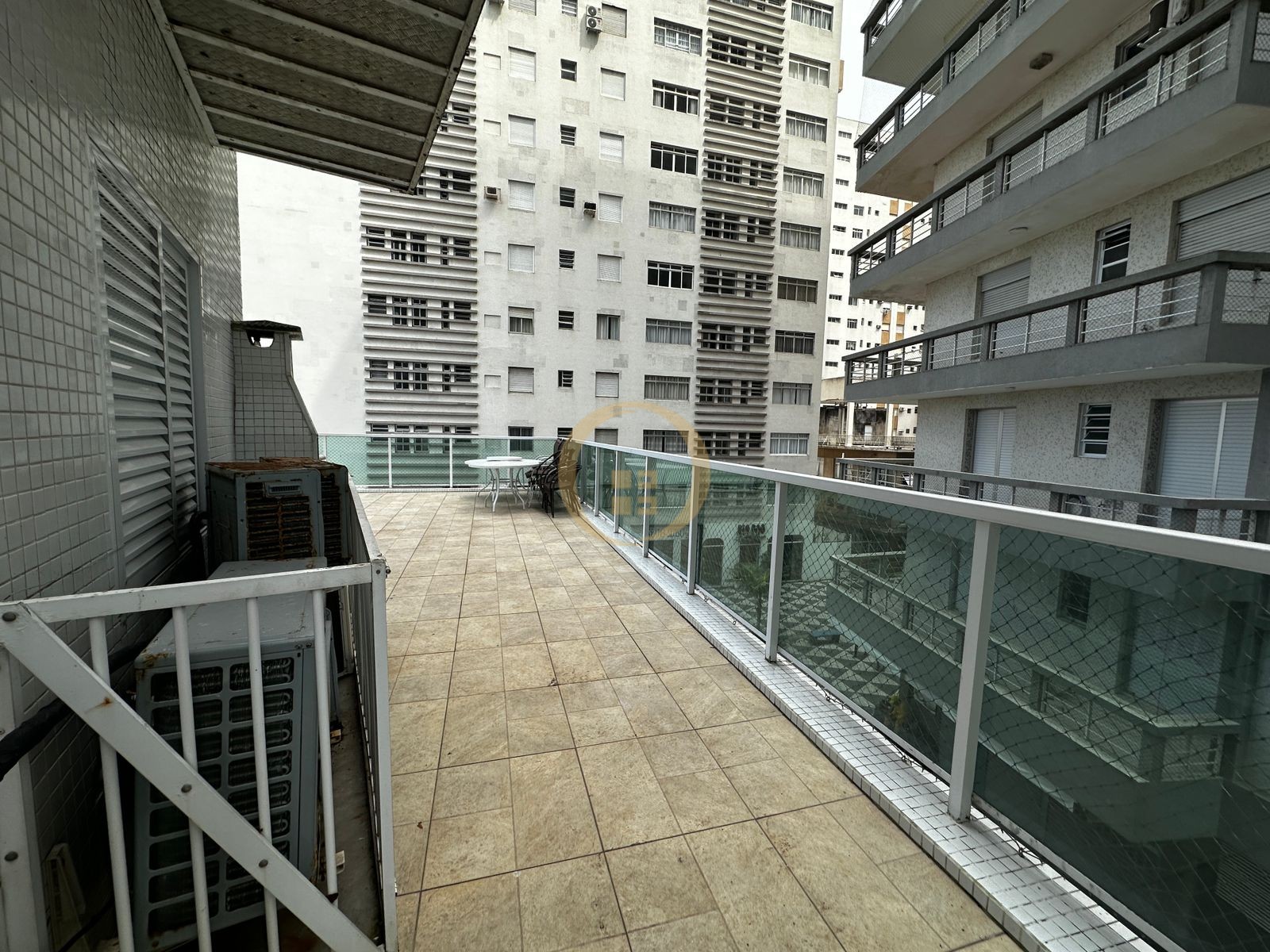 Apartamento Frente ao Mar nas Pitangueiras, Guarujá - SP