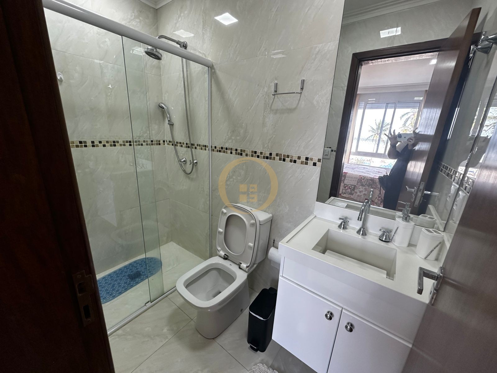 Apartamento Frente ao Mar nas Pitangueiras, Guarujá - SP