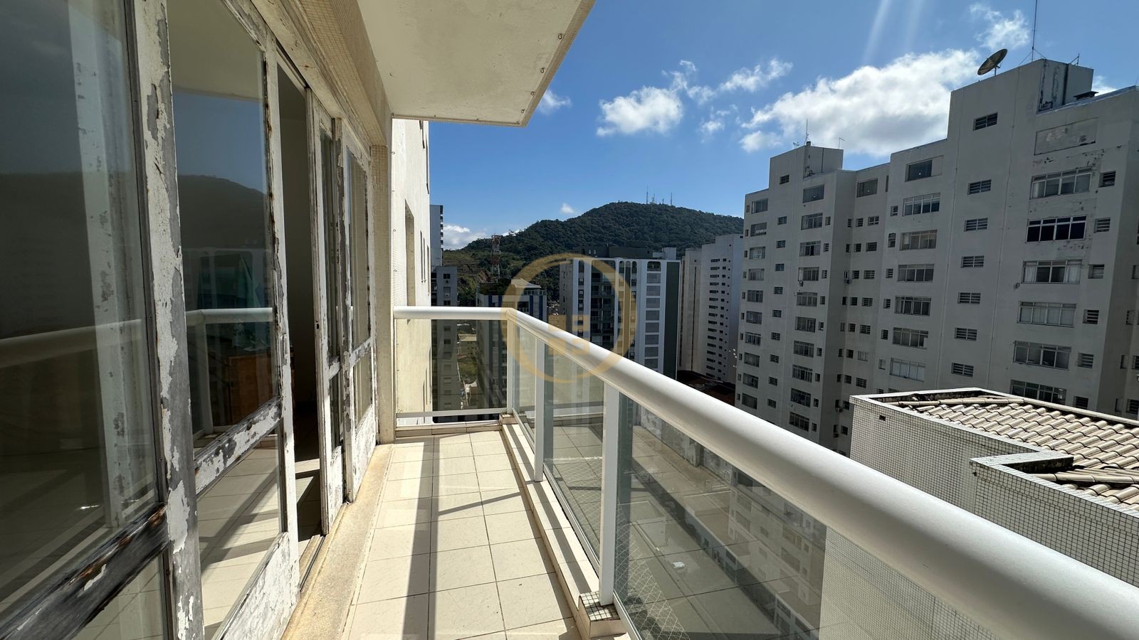 Apartamento Frente ao Mar nas Pitangueiras, Guarujá - SP